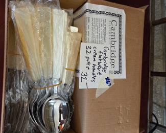 #67	Cambridge flatware cream handles 32 piece	 $32.00 
