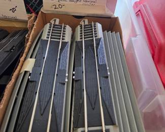 #104	HO scale Bachmann EZ track (grey)	 $20.00 
