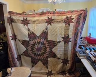 #4	Machine Quilt 100"x88" as is stains	 $20.00 
