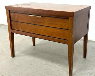 Lot 578 Lane Tuxedo Side Table Night stand. 