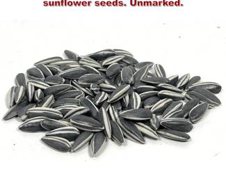 Lot 722 100pcs AI WEI WEI porcelain sunflower seeds. Unmarked. 