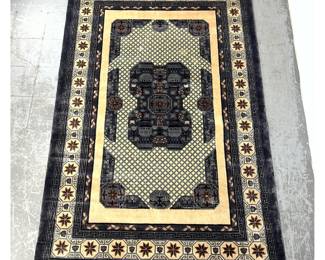 Lot 1662 5 11 X 9 3 Asian style Carpet Rug.