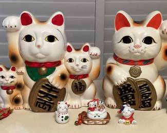 MHH105 Collection Of Maneki Neko Lucky Cats