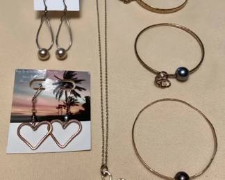 MHH051 Tahitian Pearl Bangles, Honu Necklace & Pearl Earrings