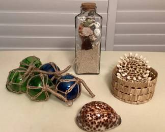 MHH140 Curio Glass Floats, Seashells & Woven Coaster Set