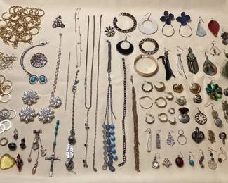 MHH037 Broken & Mis-Matched Costume Jewelry For Crafting