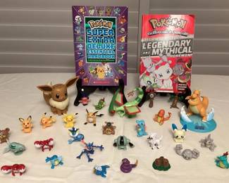 MHH065 Pokémon Vinyl Figures & Guidebooks