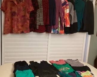 MHH144 Women’s Clothing Lot