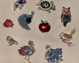 MHH057 Ten Costume Jewelry Brooches