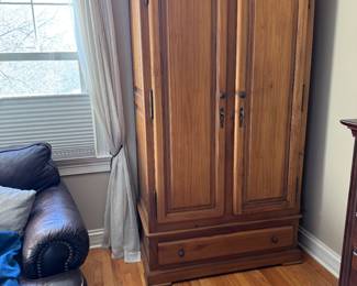 Two door wardrobe 