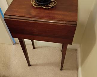 drop leaf side table