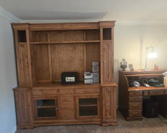 Entertainment center