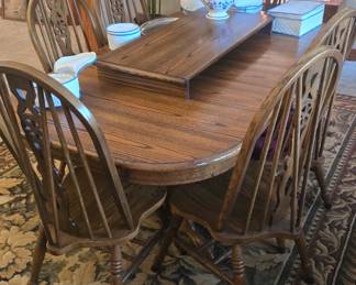 Dining table- 2 leaves, 6 Chairs