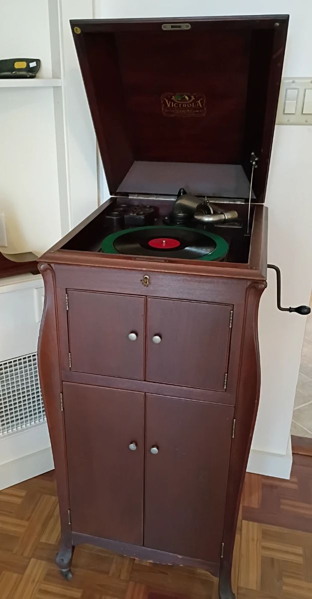 1920's Victor Victrola Works Great