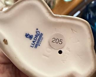 Lladro Porcelain Figurine - Girl with Lamb #4505