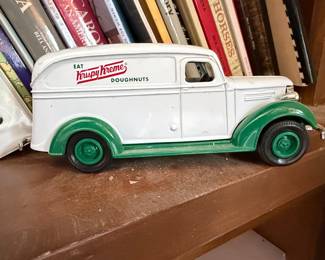 Ertl Krispy Kreme 1938 Chevrolet Delivery Truck Bank Diecast Model