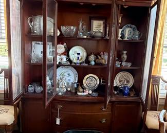 Vintage Drexel Mahogany China Cabinet