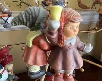 Goebel "Weihnacht" Collection Figurines