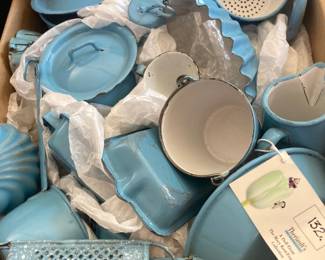 Vintage blue enamelware doll or child’s set - great condition