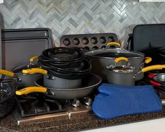 Large Kitchen Cookware and Bakeware Assortment, Rachel Ray, Mikasa