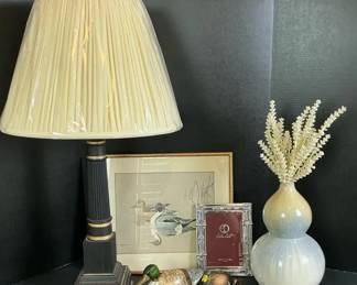 Home Decor With Side Lamp 