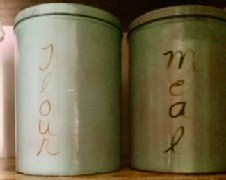 Close-Up of the Vintage canisters. -50’s-60’s.