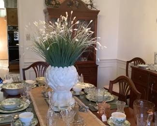 Full view of table in all her glory.