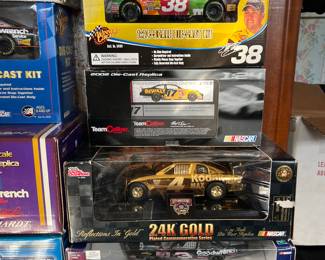 Die scale model cars