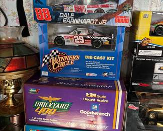 Die scale model cars