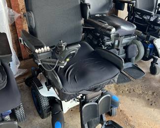 Quickie Q700 M Power Wheelchair