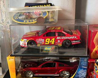 Die scale model cars