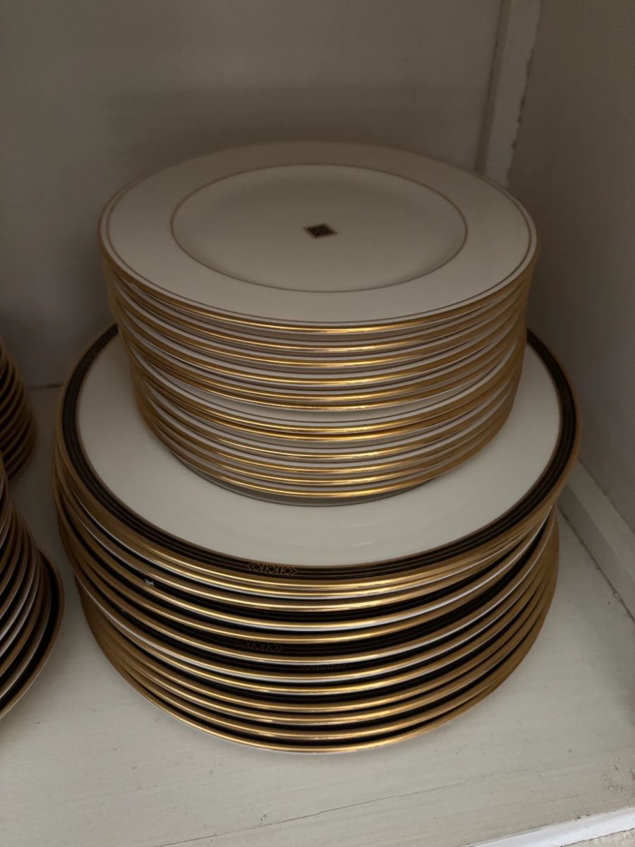 Lenox China set for 12