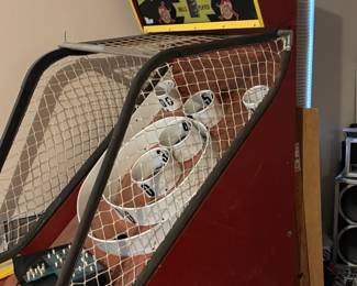 Skee ball machine