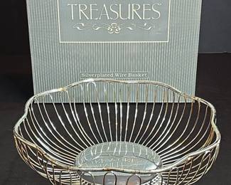 International Silver Company Silverplated Wire Basket