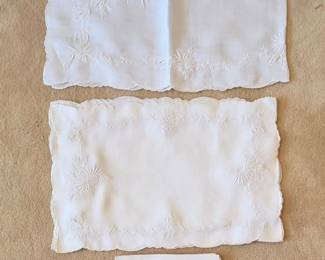 Embroidered Linen Napkins and Placemats Set