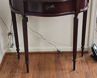 Bombay Company Federal Style Mahogany HalfMoon Console Table