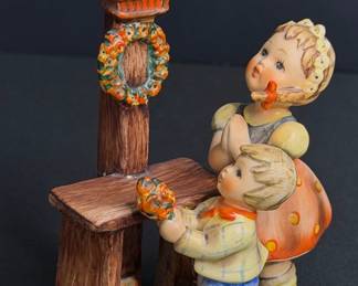 Hummel Adoration Figurine #23/1