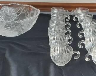 Large Etched Glass Serving Bowl 12 Glasses