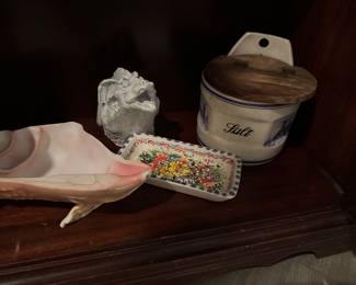 Vintage Coastal & European Pottery Accent Collection – Shell Dish, Hand-Painted Tray, Salt Crock & Gargoyle Figurine
