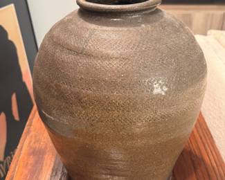 ntique Japanese stoneware jar, likely from the Shigaraki or Tamba regions, traditionally used for storing tea leaves or other foods