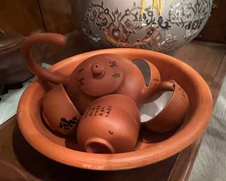 Chinese Yixing Zisha Clay Tea Set – Red Unglazed Teapot with Calligraphy Cups & Tray