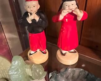 Pair of Vintage Chinese Ceramic Figurines – Mid-Century Export Red & Black Decorative Figures