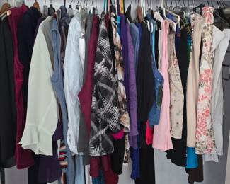 Women's clothing - sizes large - XX / Shoe size 8