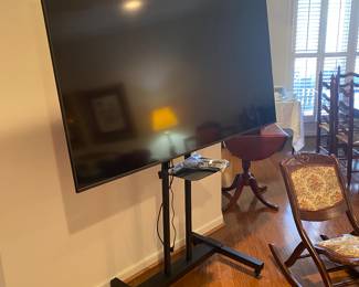 Samsung 70" 4K Smart TV - MFD:07/2024