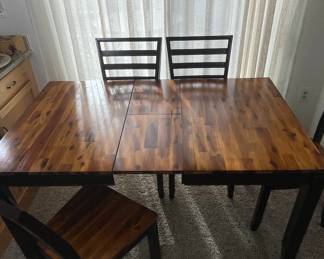 Acacia Wood Extendable Dining Table with Four Chairs