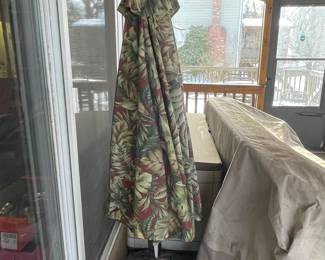 Tropical Leaf Pattern Patio Umbrella