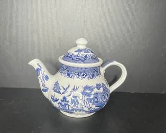 Churchill Blue Willow Georgian Shape Teapot