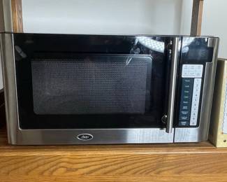 Oster Digital Microwave Oven