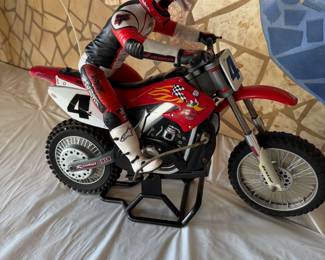 Radio Shack remote control Honda CR250R Motorcycle Featuring Ricky Carmichael