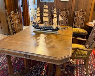 Victorian like Jacobean or Louis XIII style dining Table and chairs (2 Captain chairs plus 6 chairs )